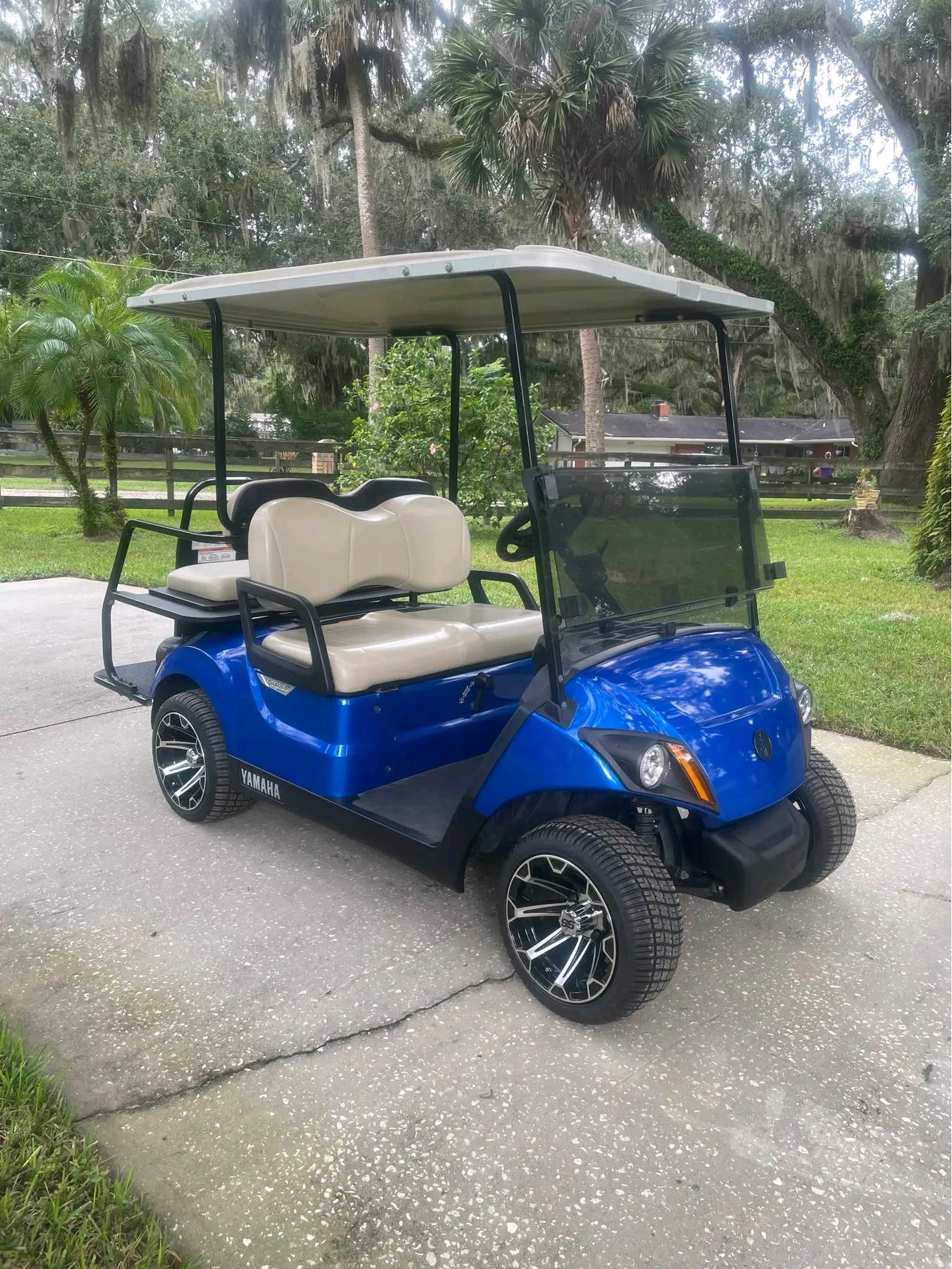 Yamaha Drive2 Golf Cart