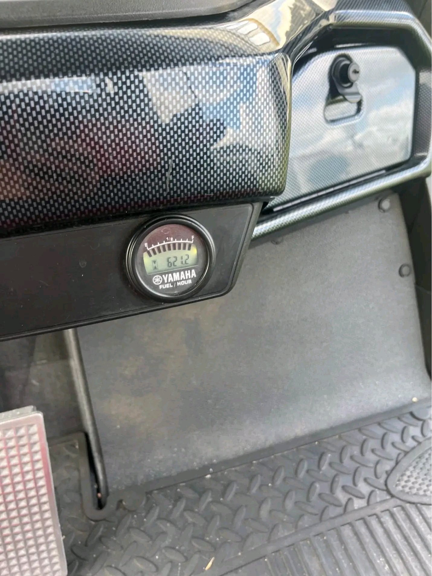 2024 Yamaha QuieTech gas Golf Cart - Image 3