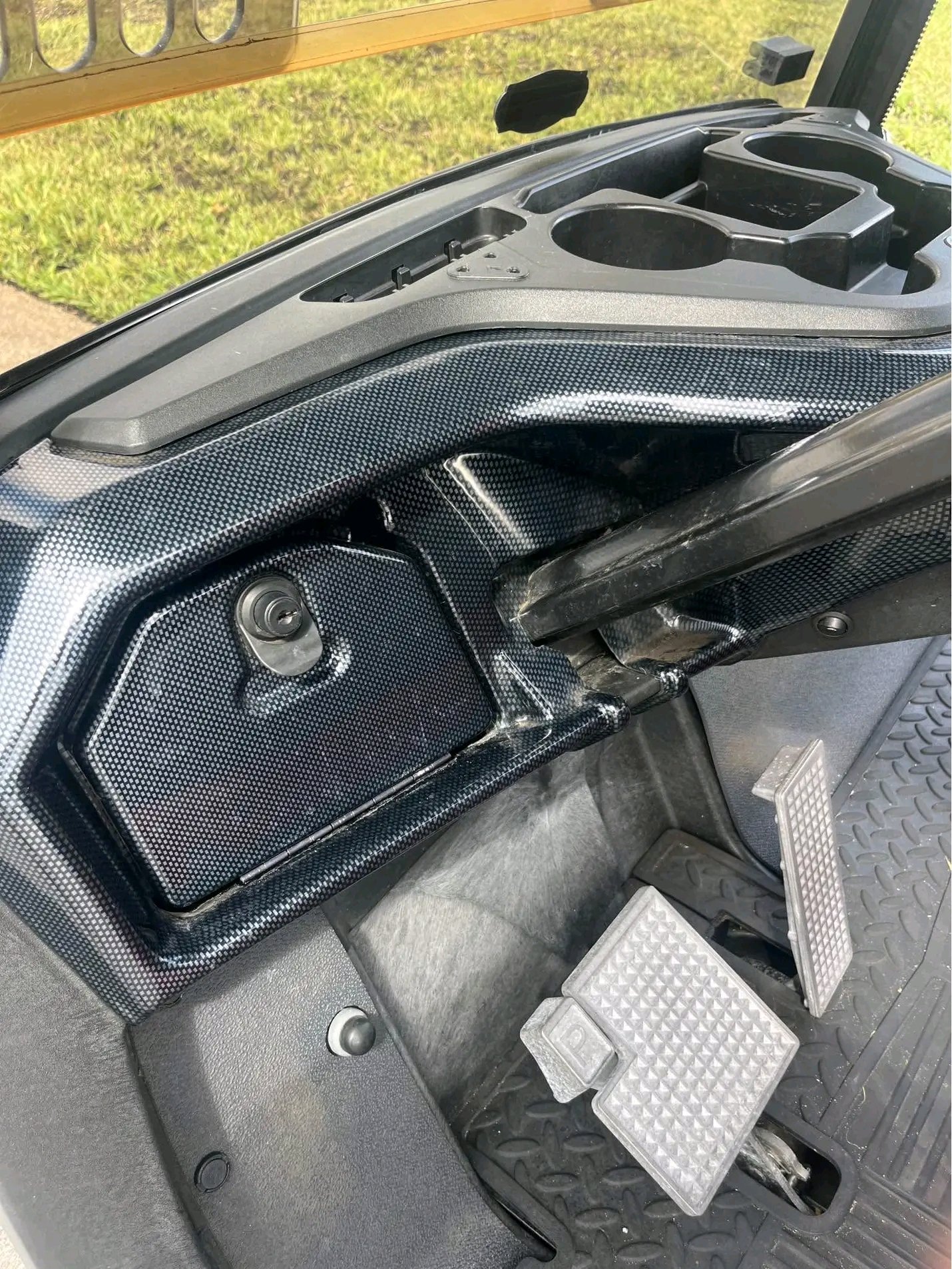 2024 Yamaha QuieTech gas Golf Cart - Image 4