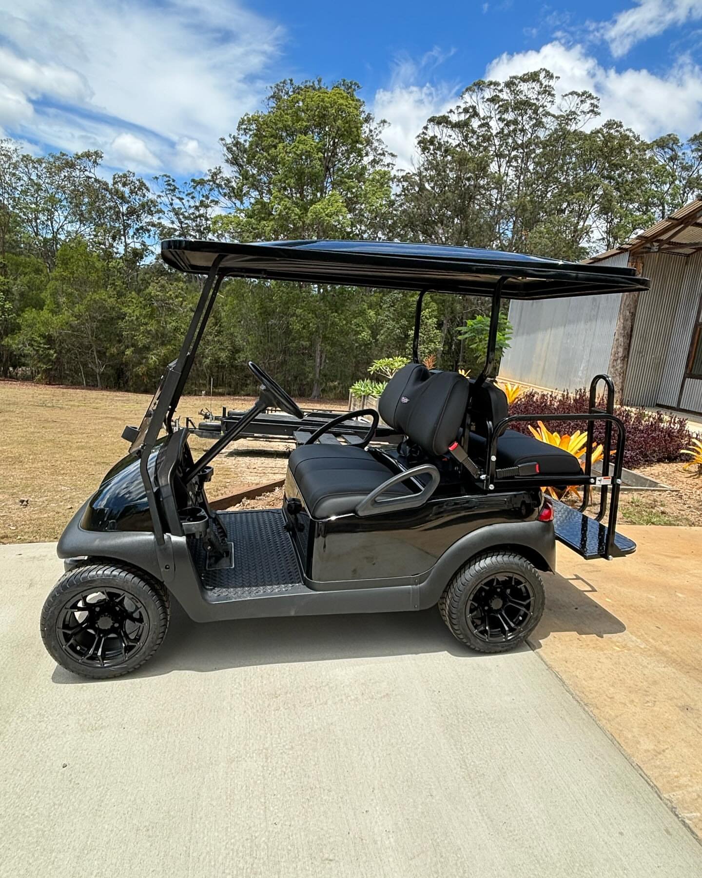 Club Car - Image 5