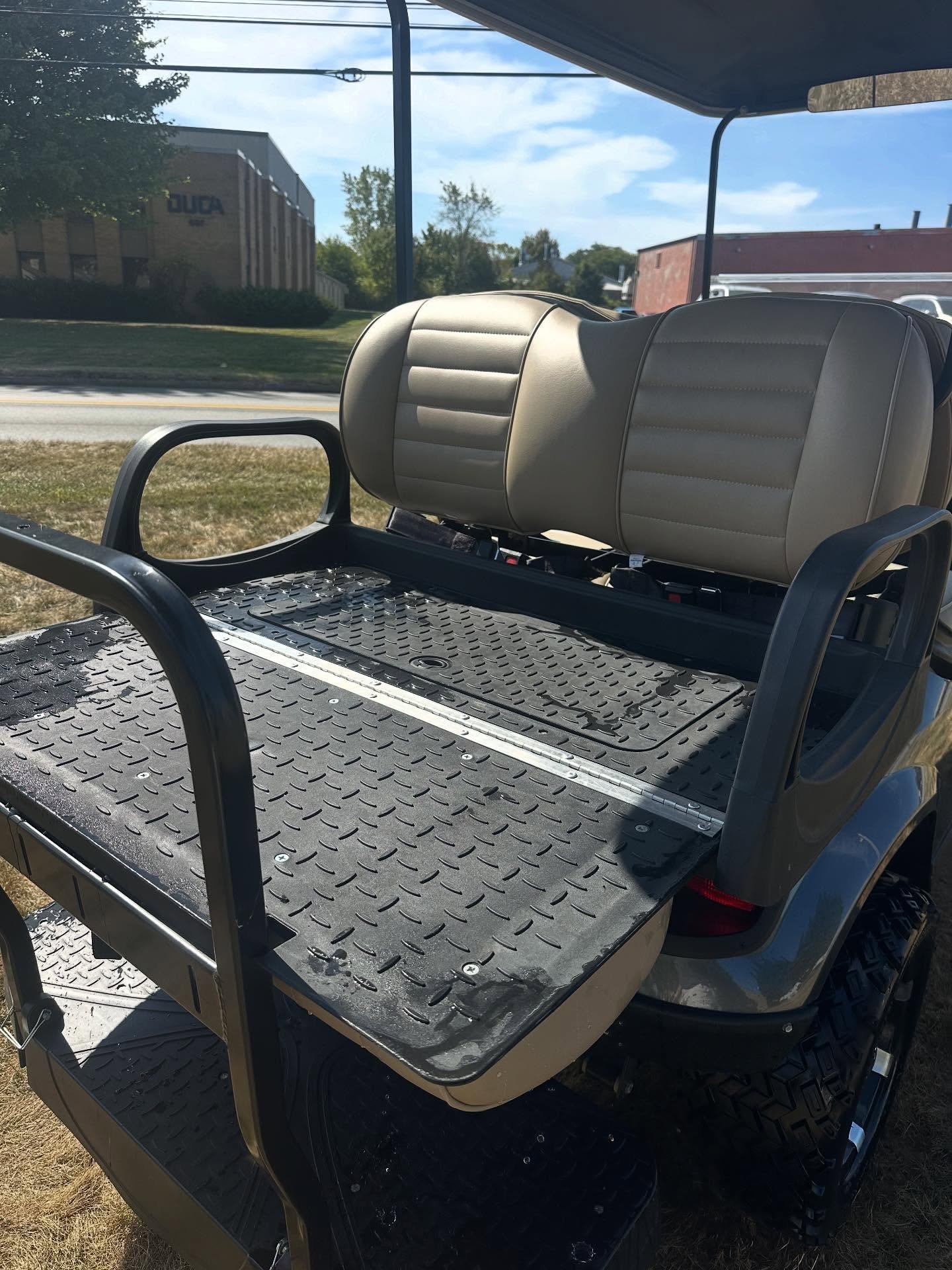 Ezgo Express S4 Elite Electric Golf Cart. - Image 3