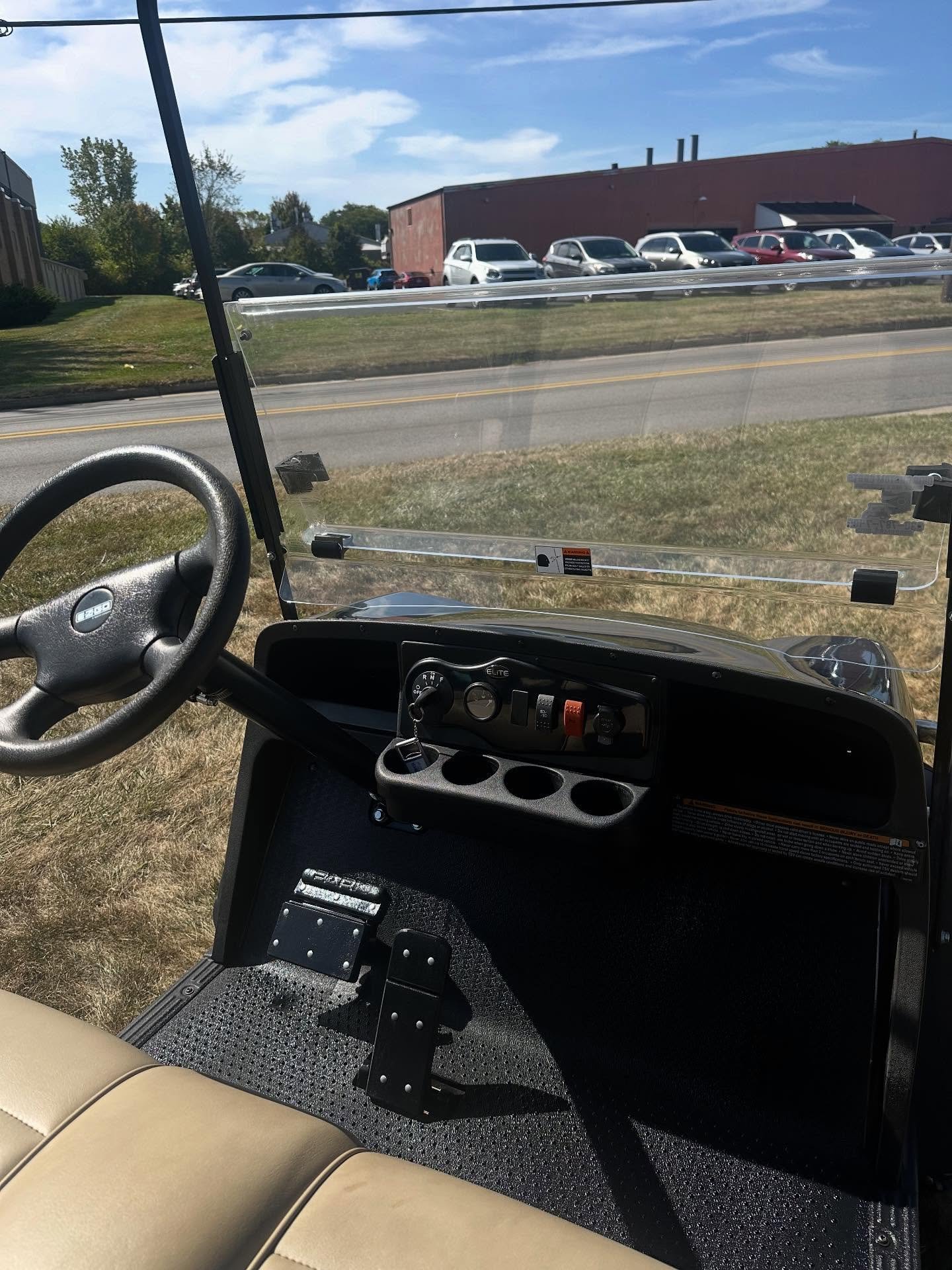 Ezgo Express S4 Elite Electric Golf Cart. - Image 4