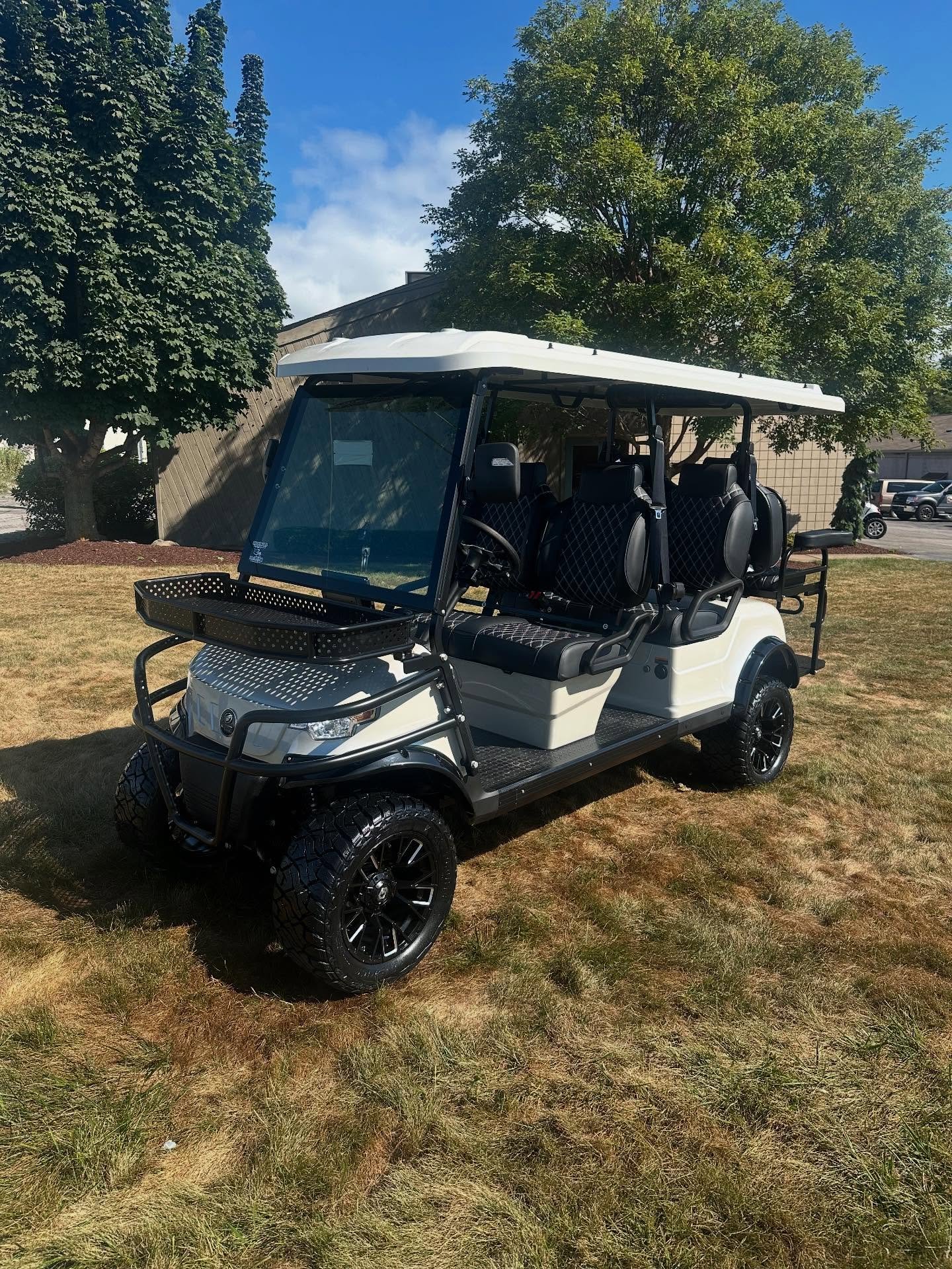 Epic E60L Lithium 6 Passenger Golf Cart