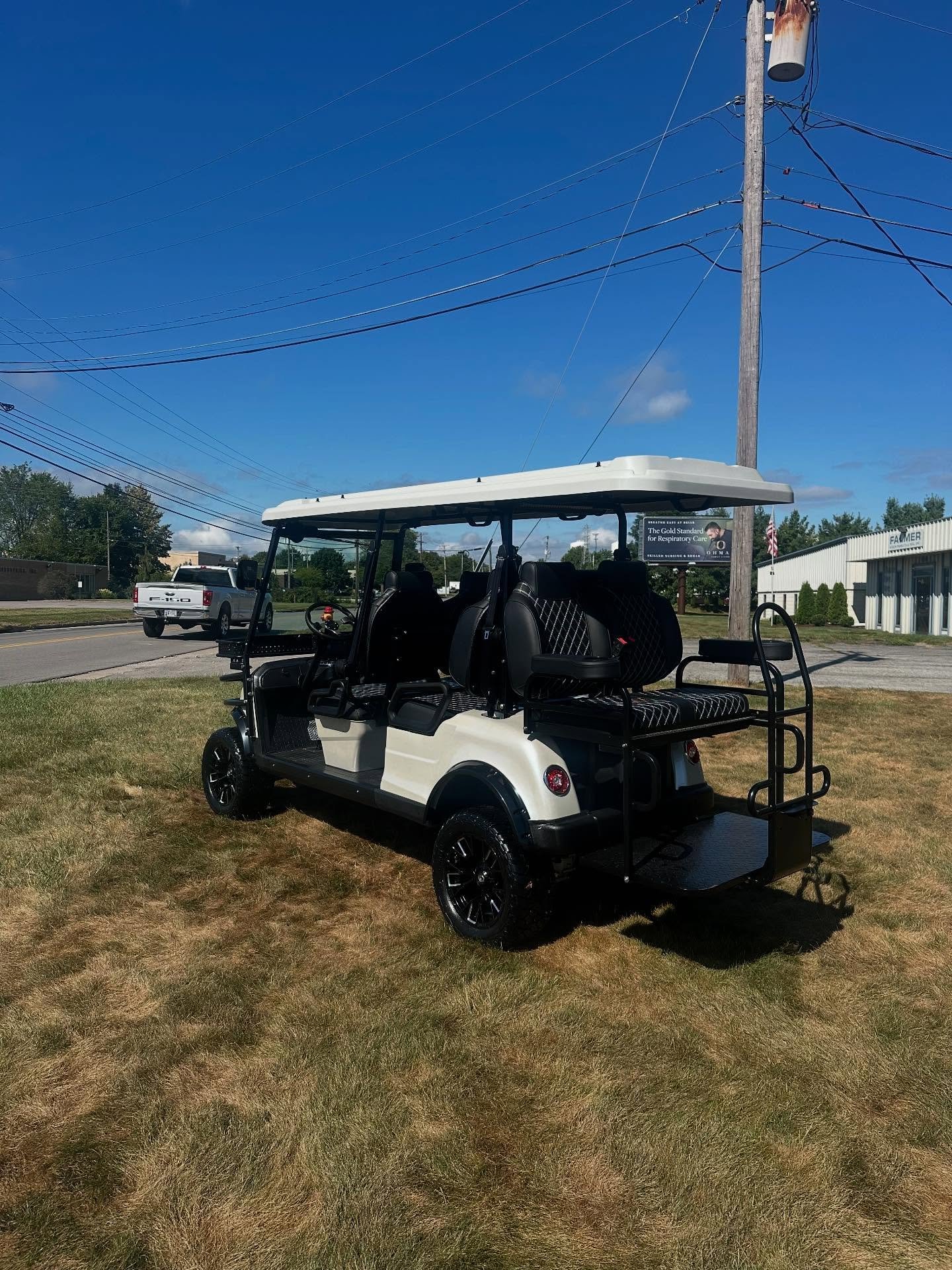 Epic E60L Lithium 6 Passenger Golf Cart - Image 7
