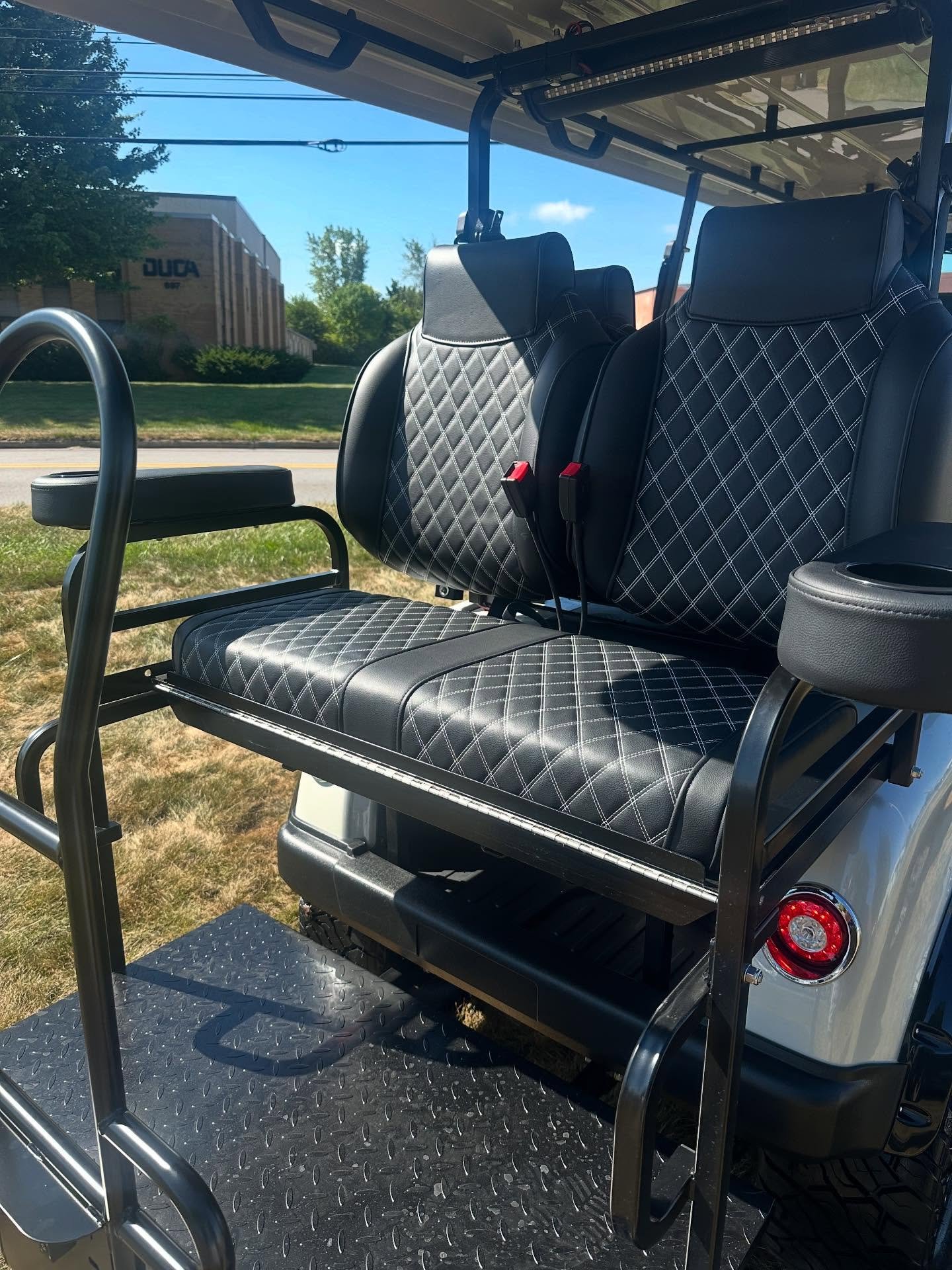 Epic E60L Lithium 6 Passenger Golf Cart - Image 6