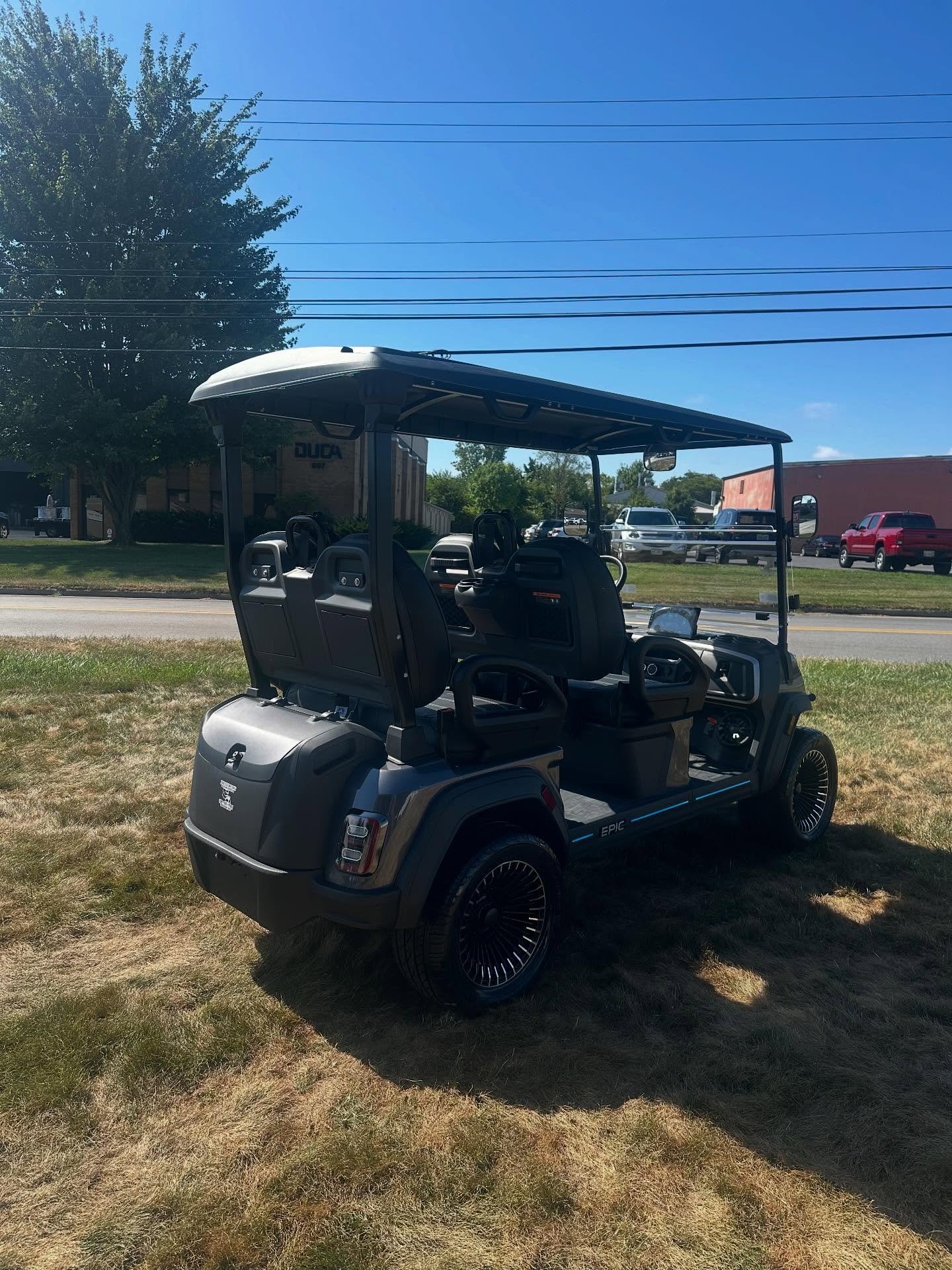 2025 Epic E40FX Lithium Forward Facing Golf Carts - Image 3