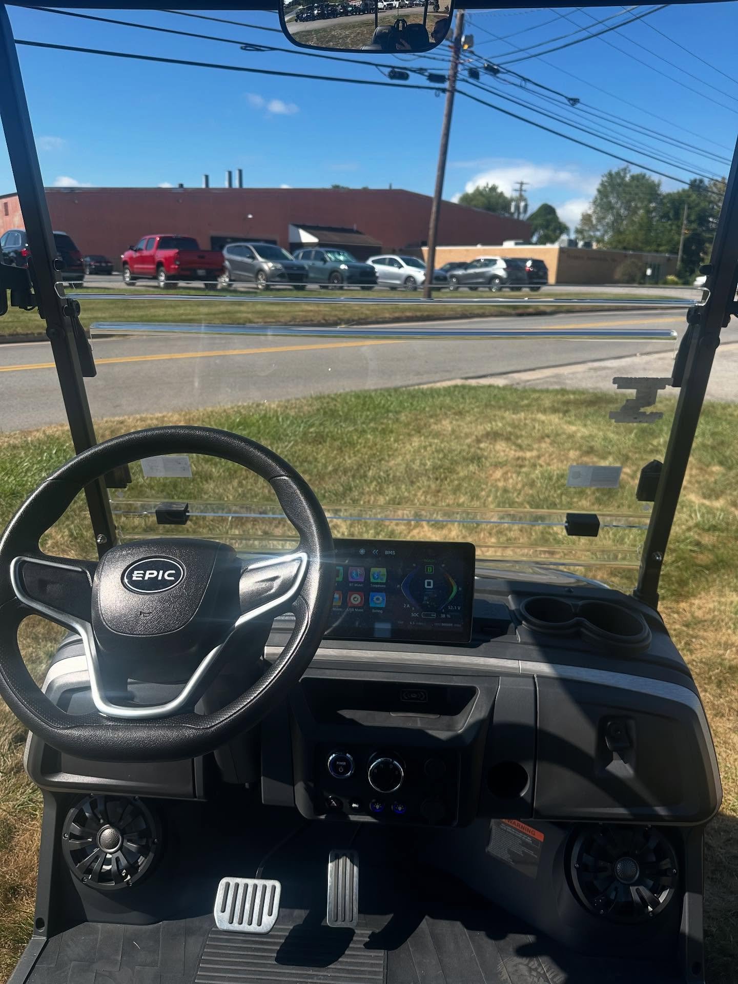 2025 Epic E40FX Lithium Forward Facing Golf Carts - Image 5