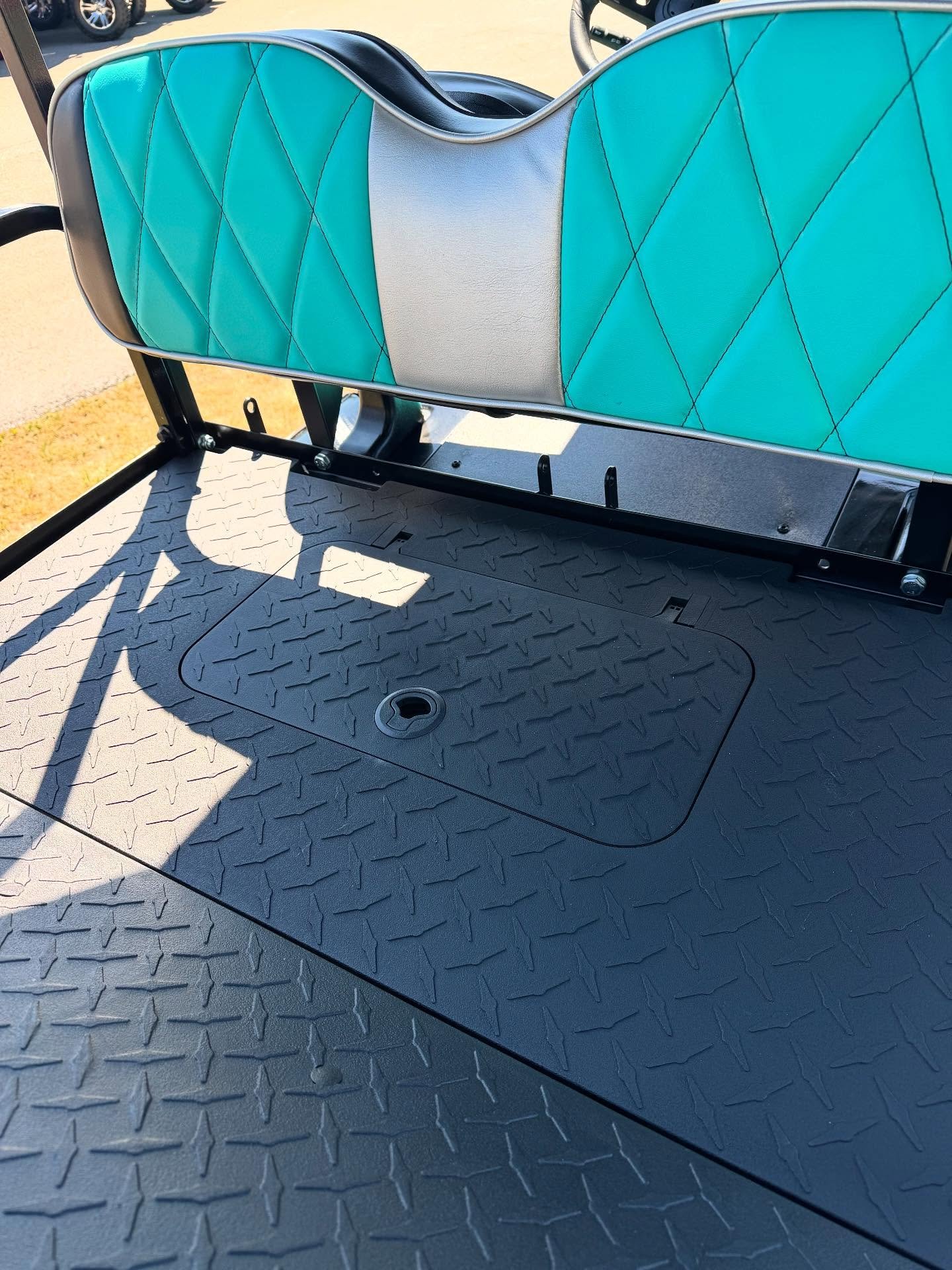 Ezgo RXV Lithium Golf Cart - Image 2