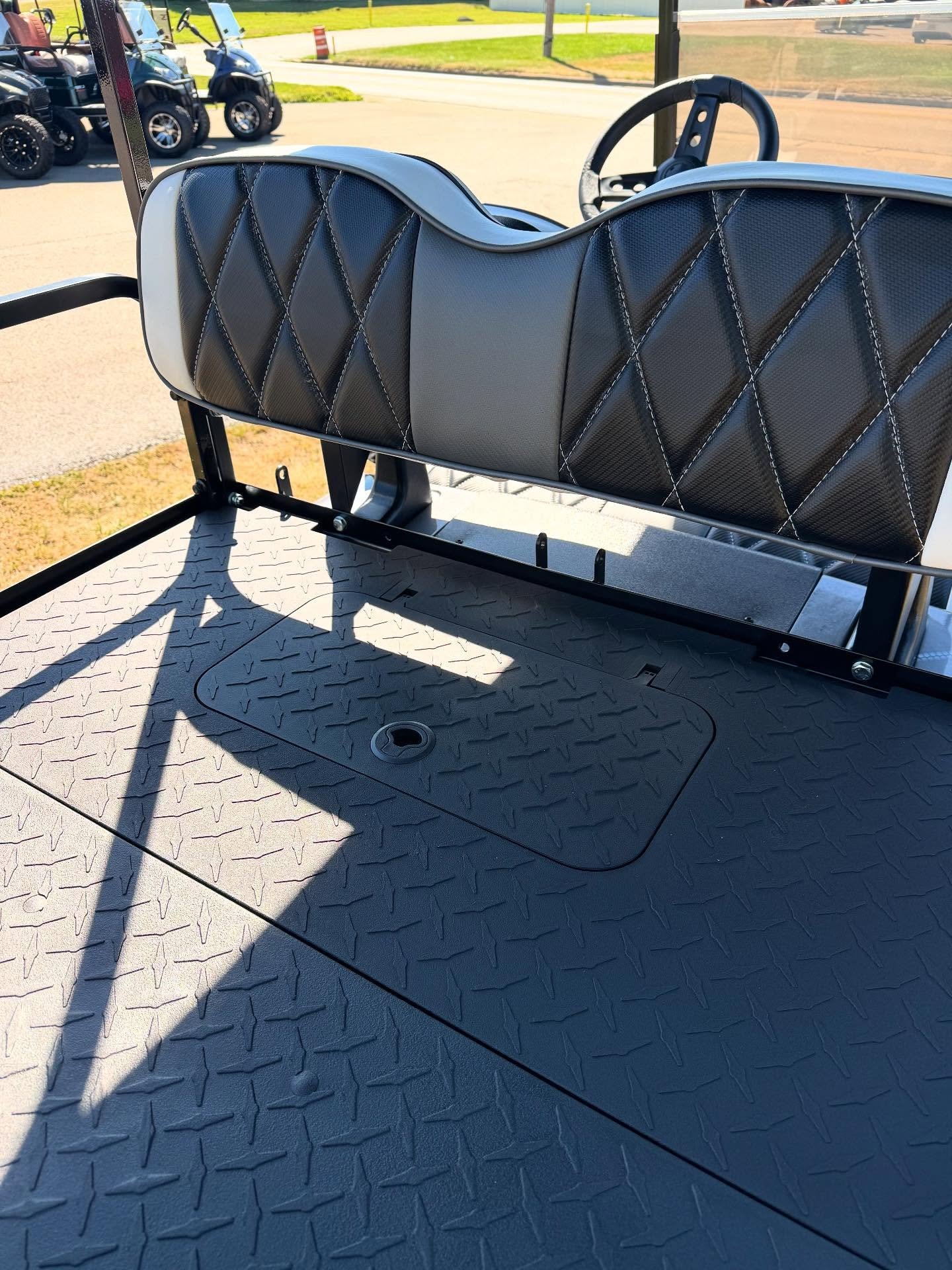 E Z GO GOLF CART - Image 4