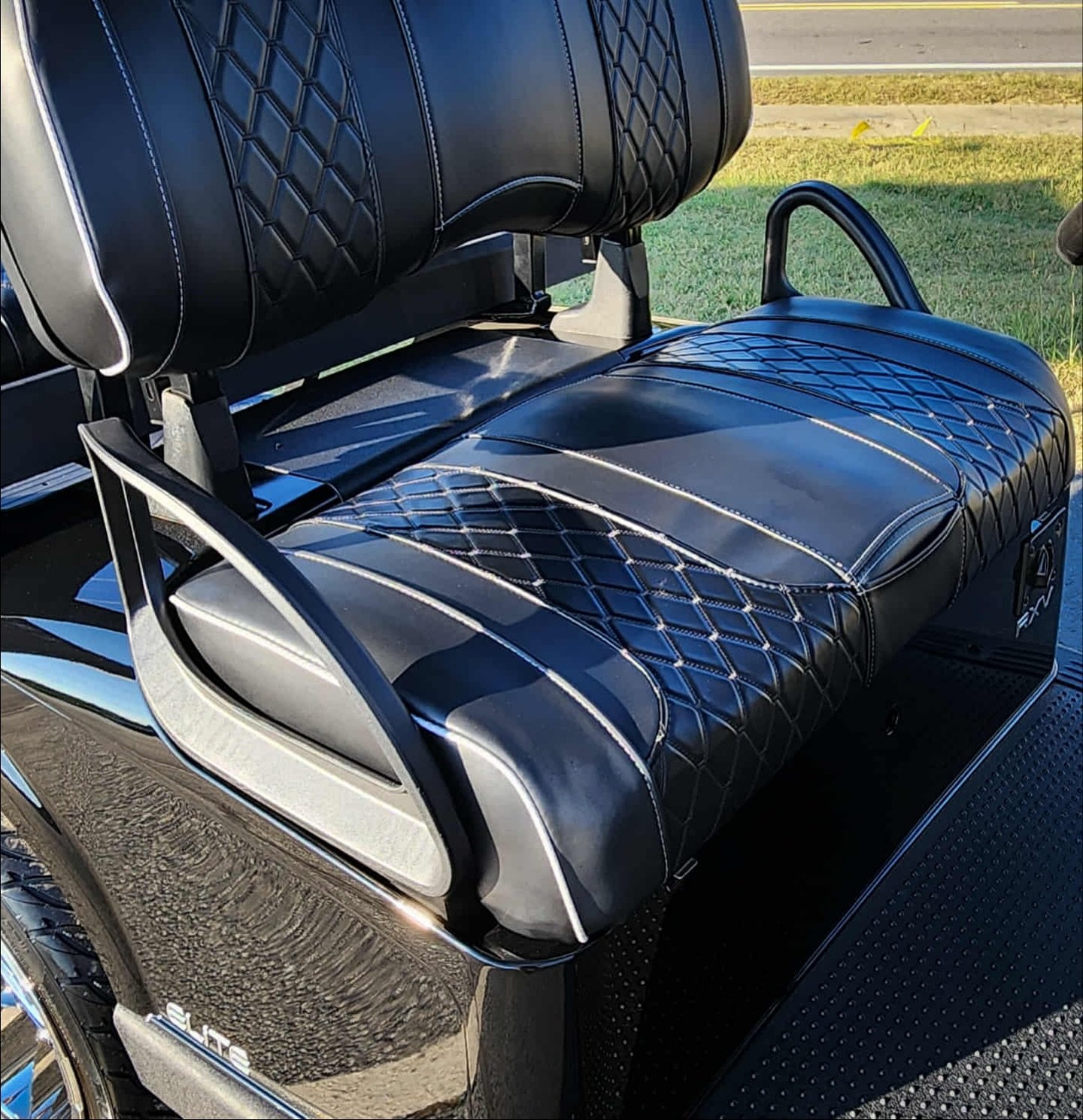 2025 E-Z-GO RXV Elite Golf Cart - Image 3