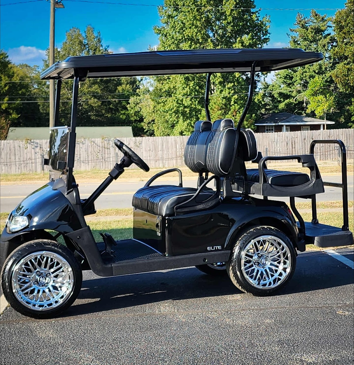 2025 E-Z-GO RXV Elite Golf Cart - Image 4