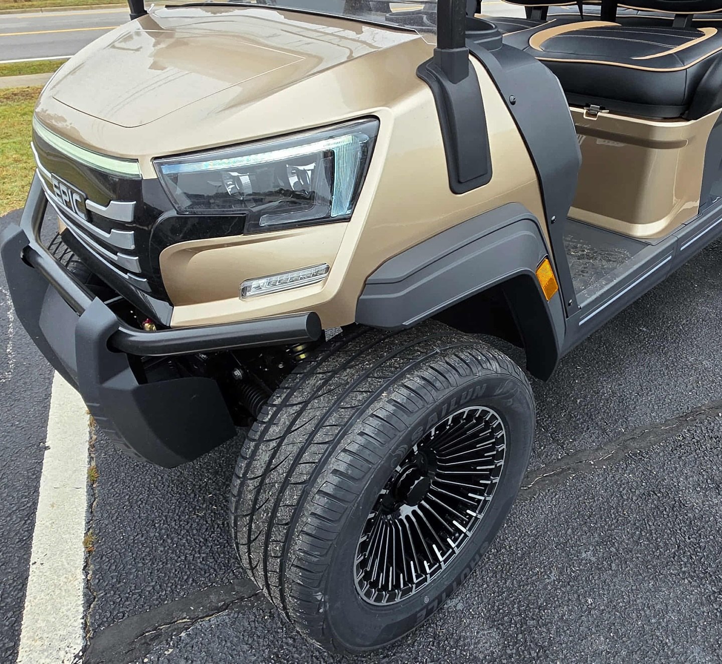 Epic E40FX golf cart - Image 3